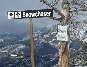 English: Black diamond run Snowchaser at Powde...